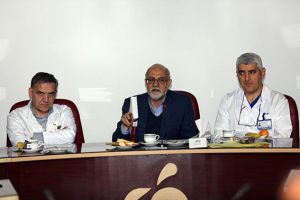 جلسه کمیته مورتالییتی مورخ 13 آذر ماه سال جاری در مرکز قلب و عروق شهید رجایی: عکس شماره 9 / 12